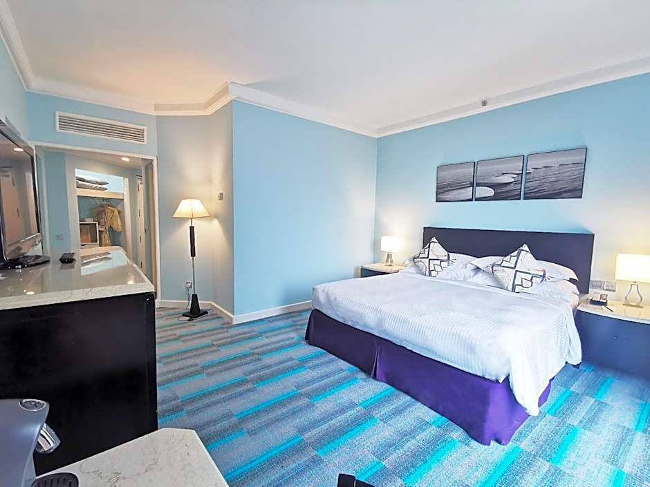 Photo 1 of 5 of Executive 1 King Bed