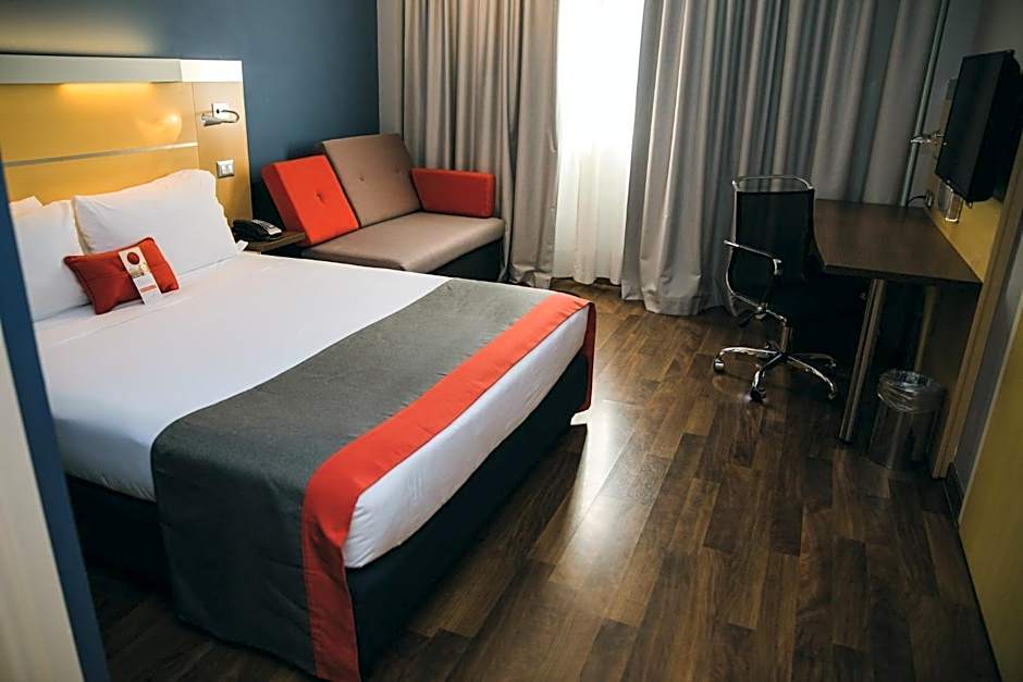 Holiday Inn Express Milan-Malpensa Airport By IHG