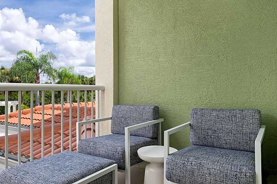 DoubleTree Suites By Hilton Naples