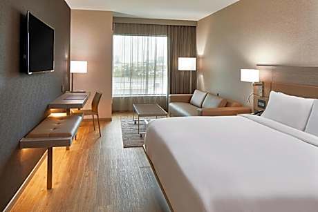 King Room with Sofa Bed and Adapted Tub - Mobility and Hearing Accessible