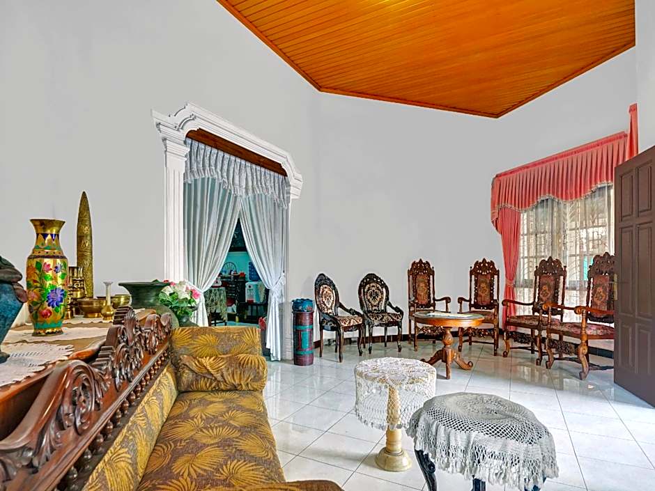 SPOT ON 90539 Taman Borobudur Guest House Syariah