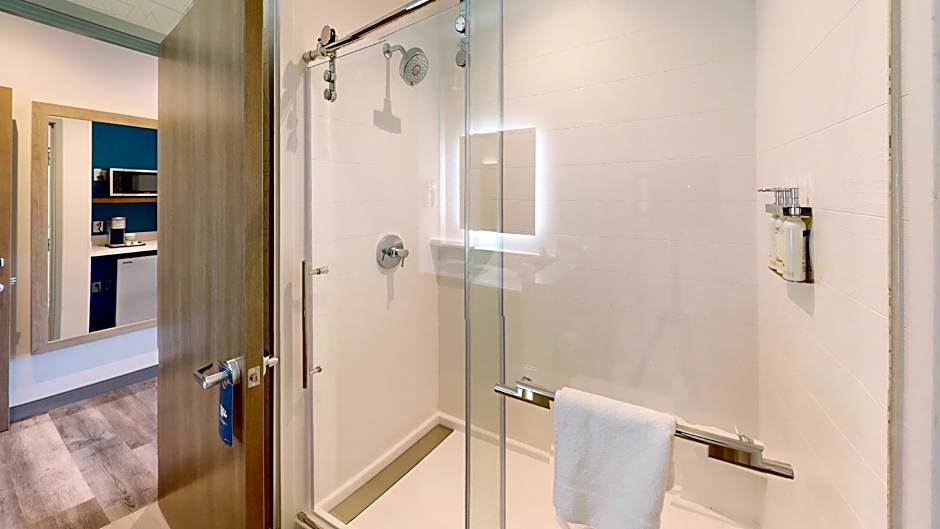 Holiday Inn Express & Suites Chicago Schaumburg By IHG