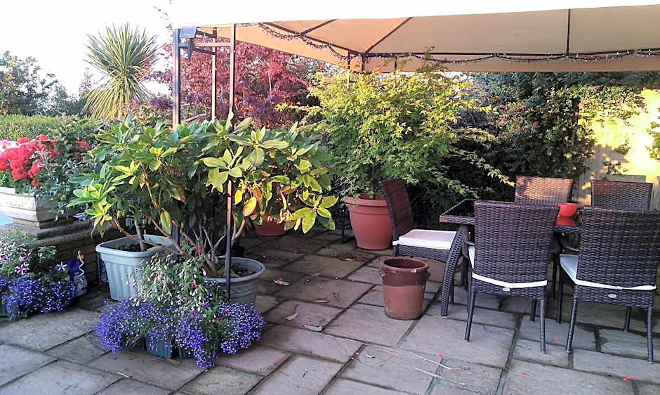 Min y Don Guest House