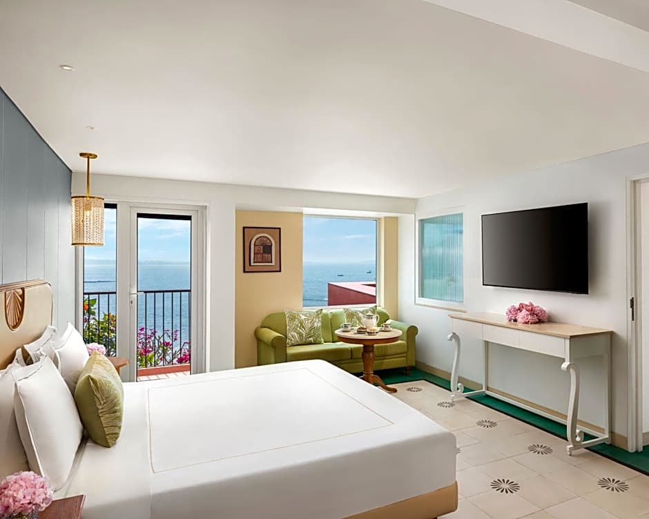 Photo 1 of 15 of Luxury Suite, Sea View