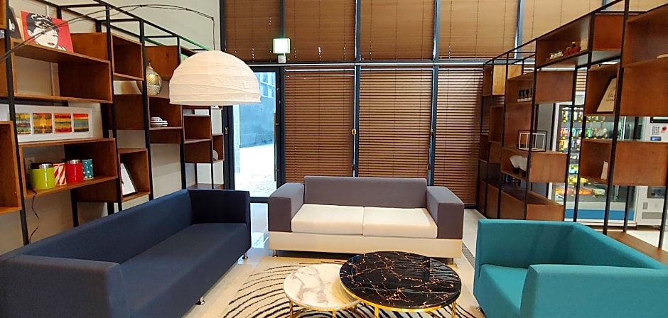 Westernbay Marina Hotel