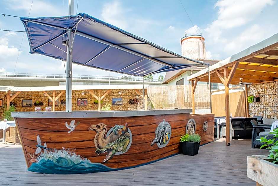 Restaurant & Design Hotel Noem Arch