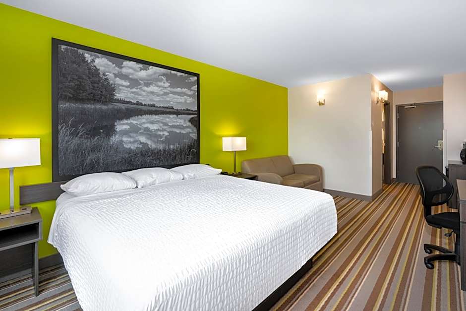 Super 8 by Wyndham Winnipeg East MB