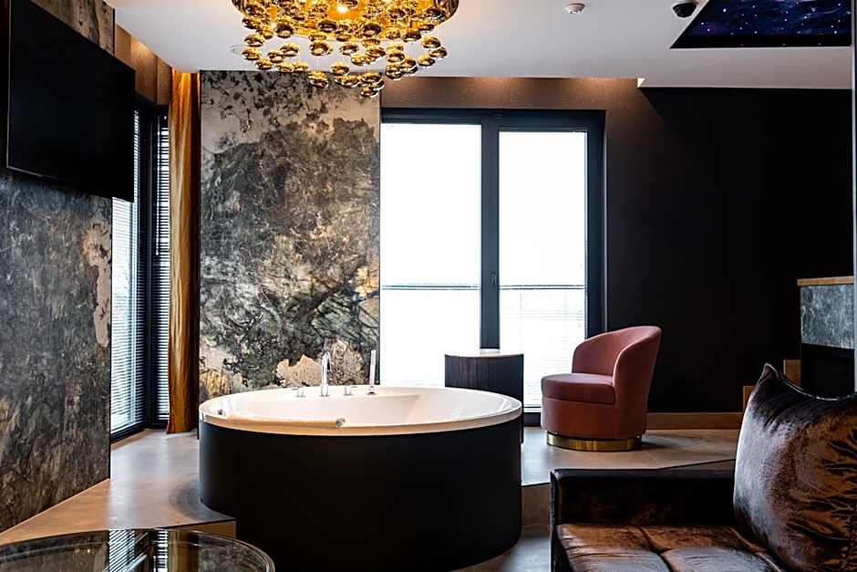 Art Suites Luxury Hotel