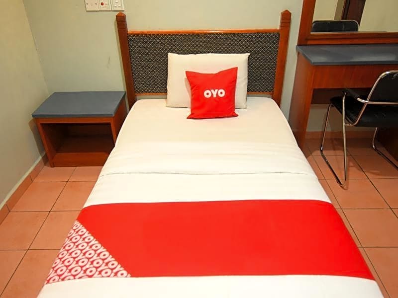 OYO 89642 Highway Inn