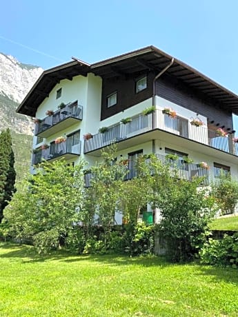 Pension Alpina