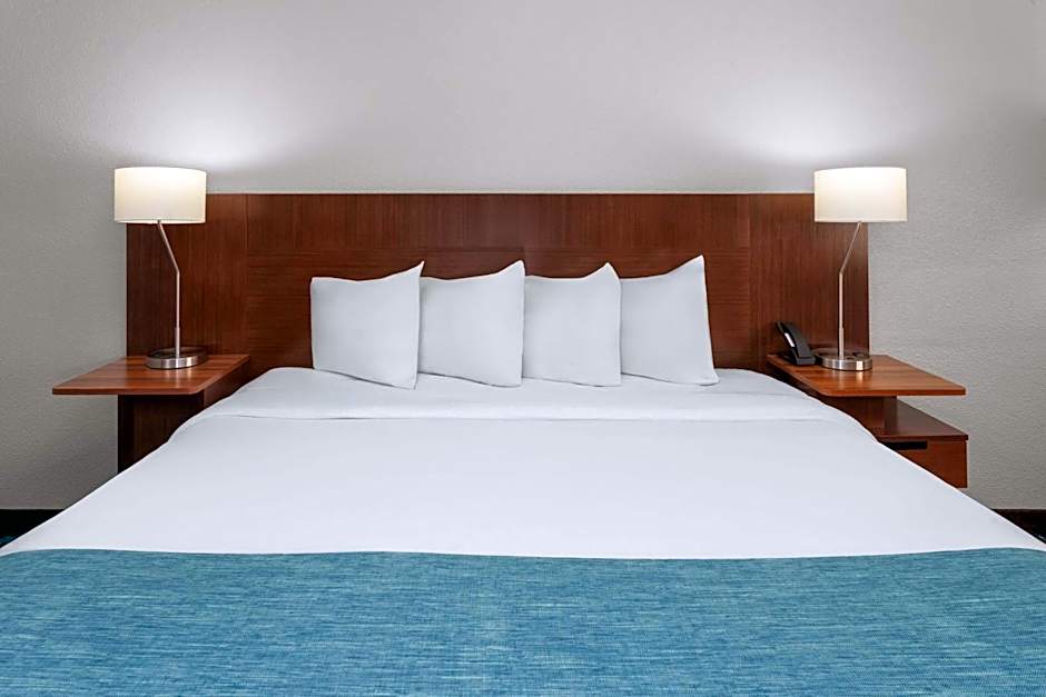 Wingate by Wyndham Oshkosh