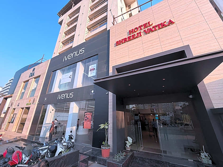 Hotel Shreeji Vatika, Airport Road