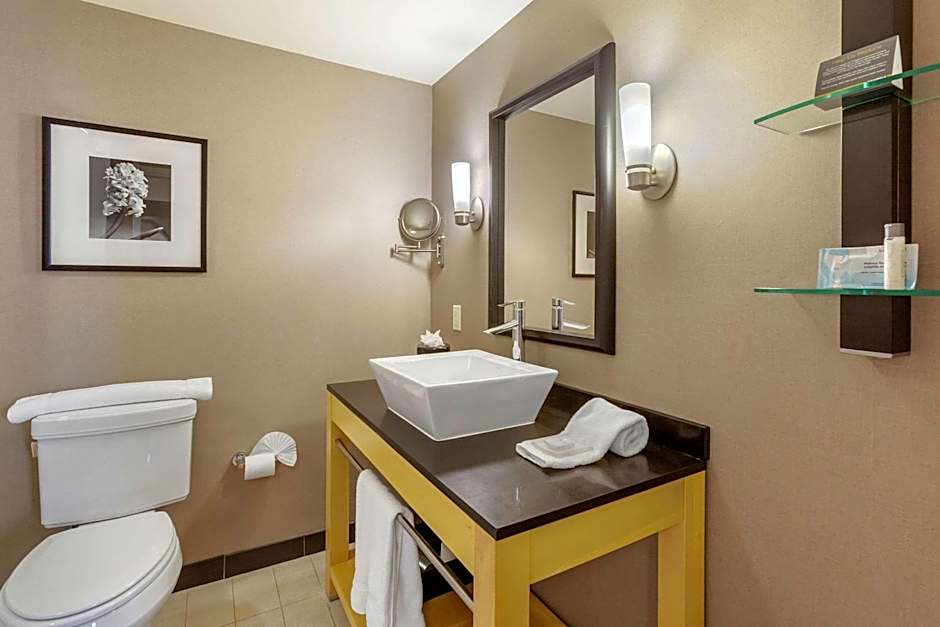 Cambria Hotel Fort Collins