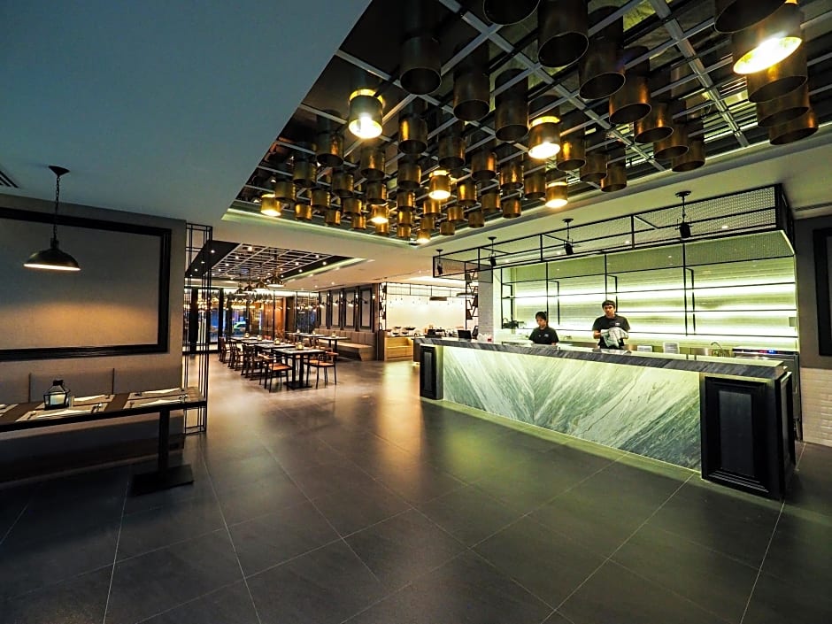 130 Hotel & Residence Bangkok (SHA Plus)