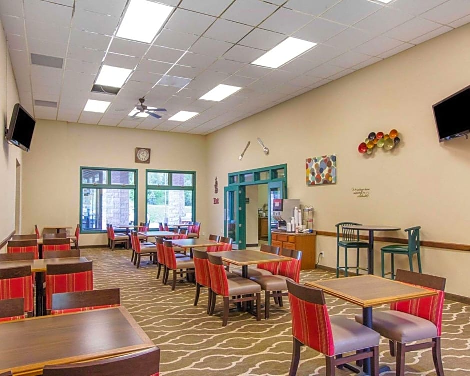 Comfort Inn & Suites Hotel in the Black Hills