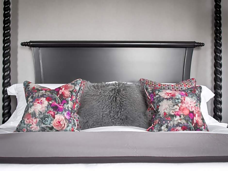 The Meadowpark Bar, Kitchen & Rooms