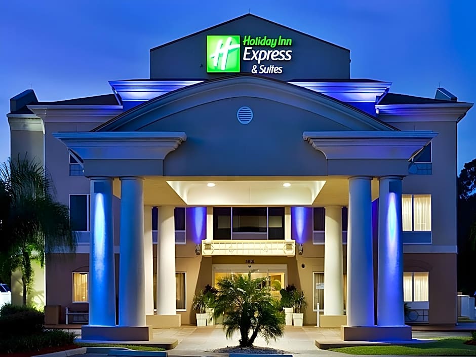 Holiday Inn Express & Suites Tavares By IHG