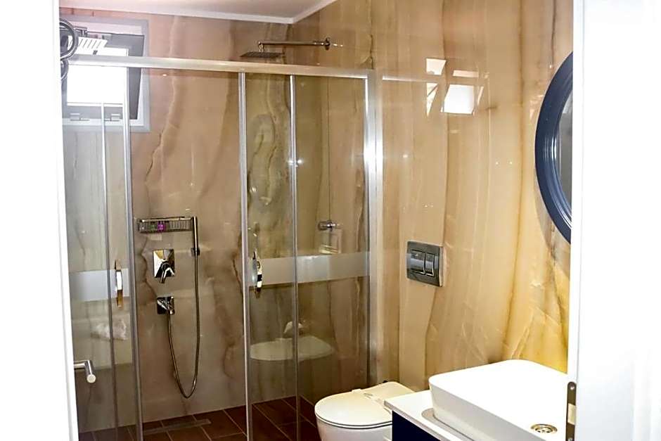 Sea Breeze Hotel and Apartments