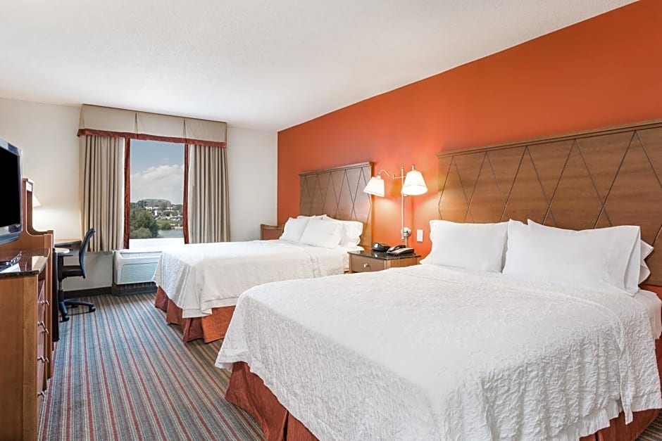 Hampton Inn Petersburg - Southpark Mall
