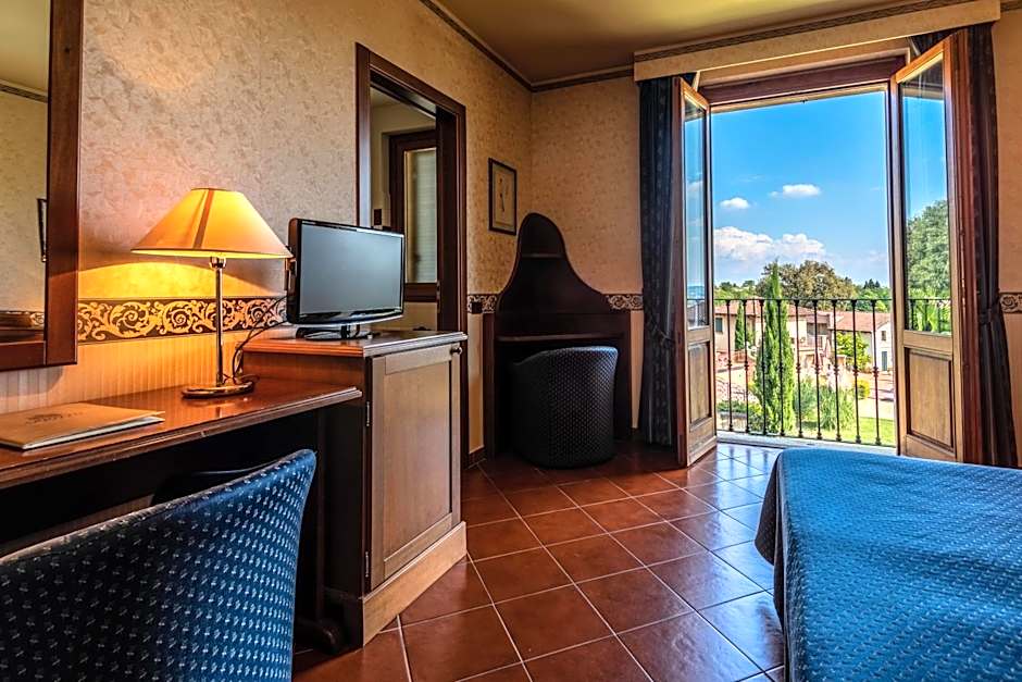 Ariotto Village Hotel
