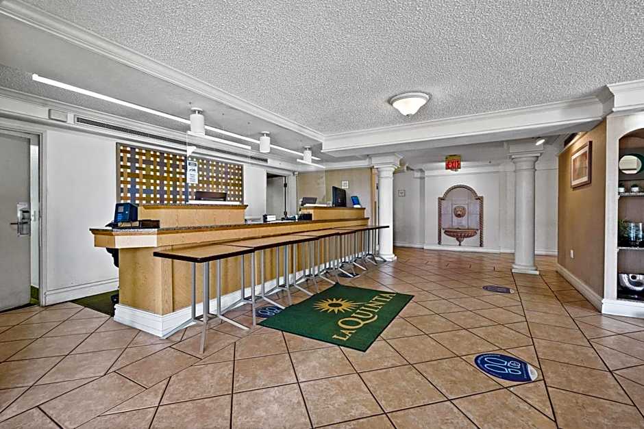 La Quinta Inn by Wyndham Costa Mesa / Newport Beach