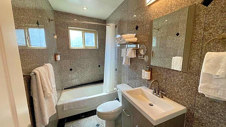 Quintessence ApartHotel