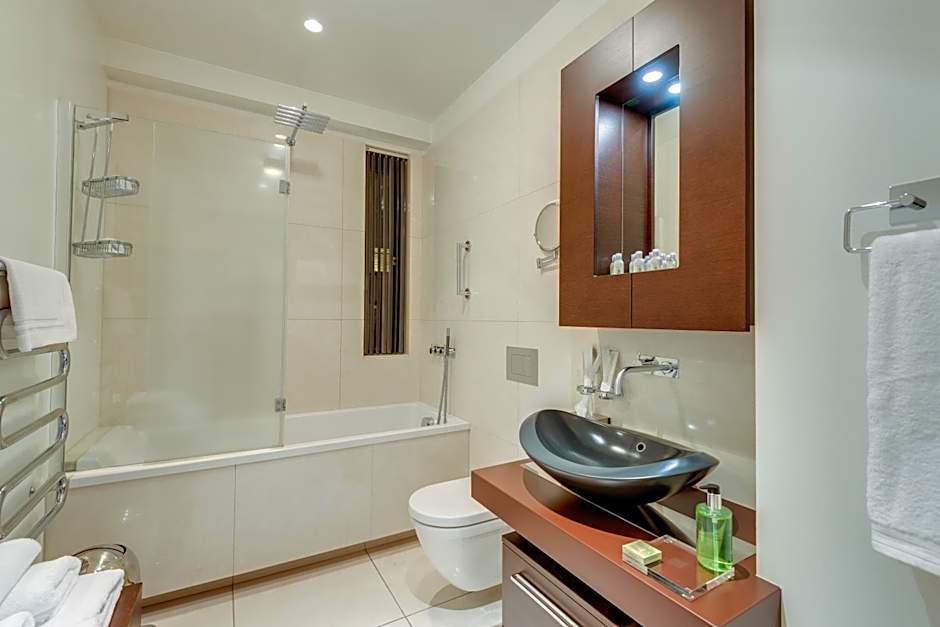 Black Pearl Apartment Hotel