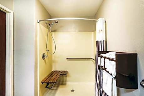 Queen Room with Two Queen Beds - Mobility Access/Non-Smoking