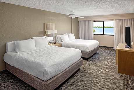 Suite Two Queen Beds Non Smoking