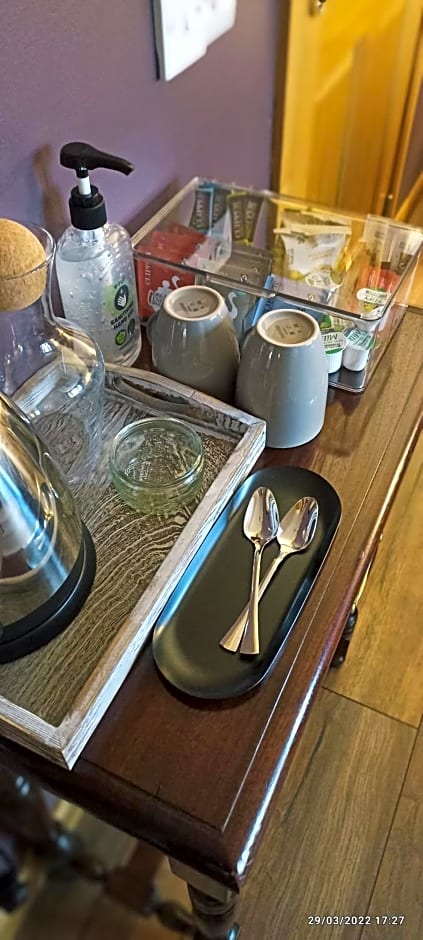 Outlander Boutique B&B King