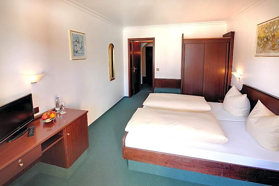 Photo 1 of 6 of Double Room