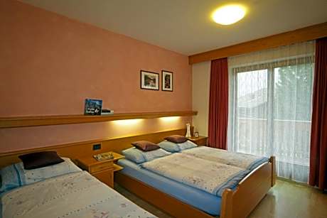 One-Bedroom Apartment with Balcony and Mountain View