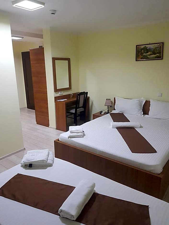 Foto 1 daripada 5 — 1 Double Bed or 2 Beds
