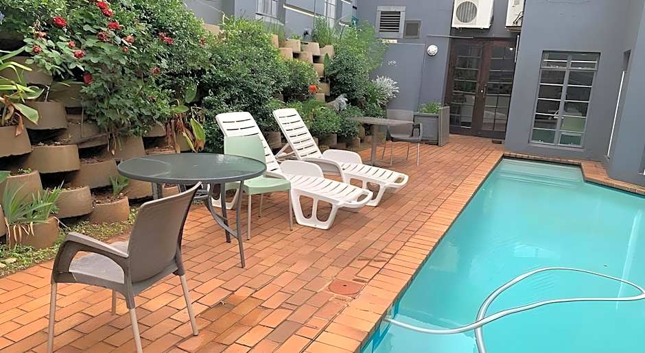 Airport Inn And Suites