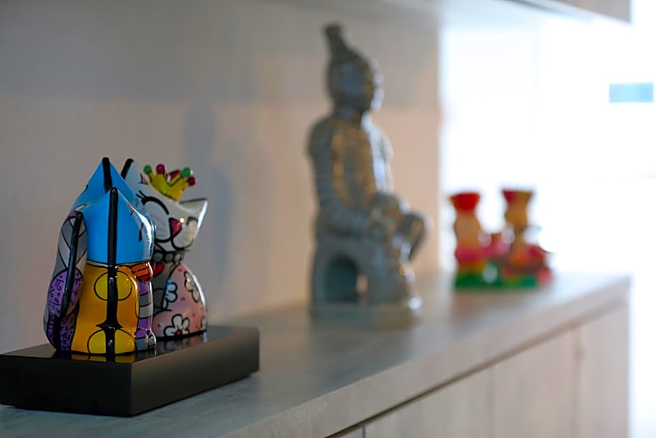 "The Freddie Mercury" Hotel