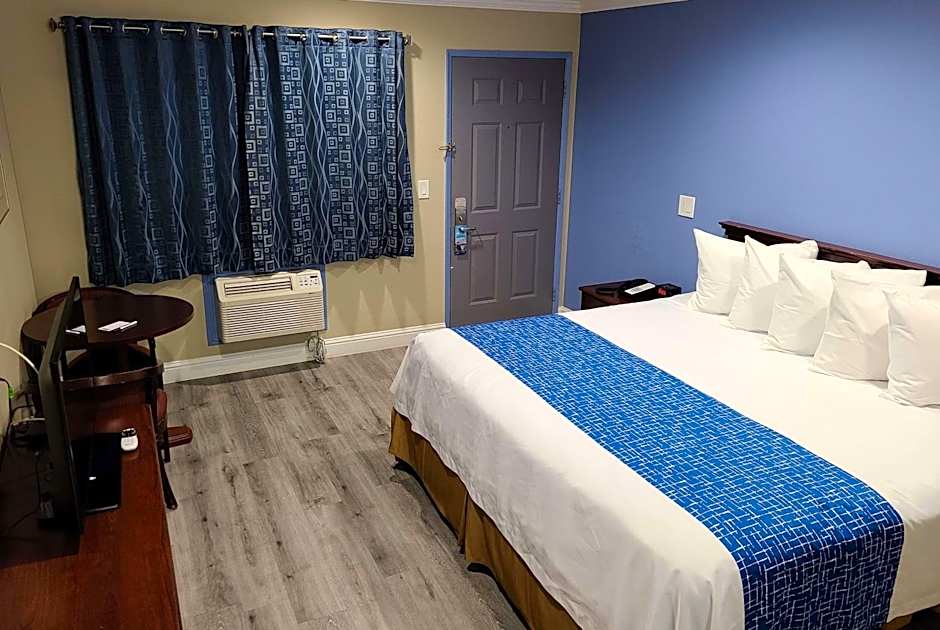 Travelodge by Wyndham Clearlake