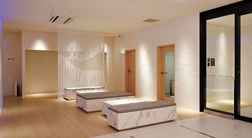 Henn na Hotel Komatsu Ekimae