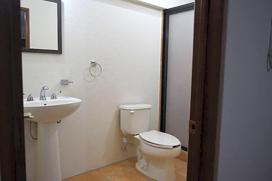 Octava de orquídeas - Casa con estacionamiento