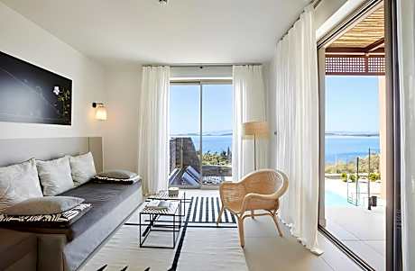 1-Bedroom Ocean View Pool Villa with Private Garden