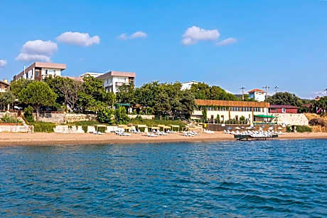 Troas Beach Hotel