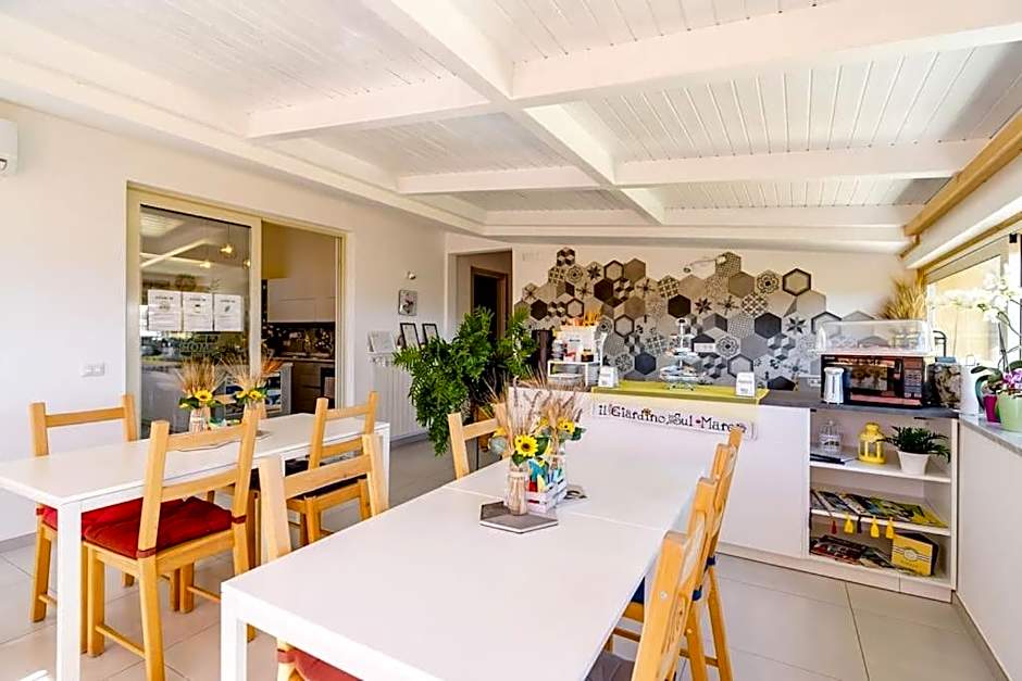 B & B Il Giardino sul Mare