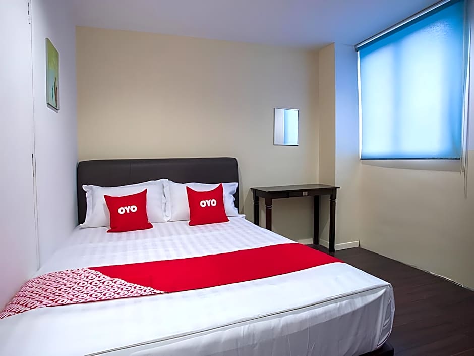 Hotel O Taj (seksyen 13)