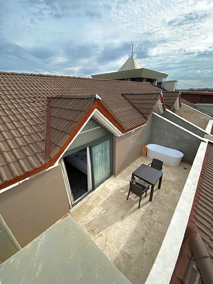 Beris Lara Hotel – Muratpasa, NJ