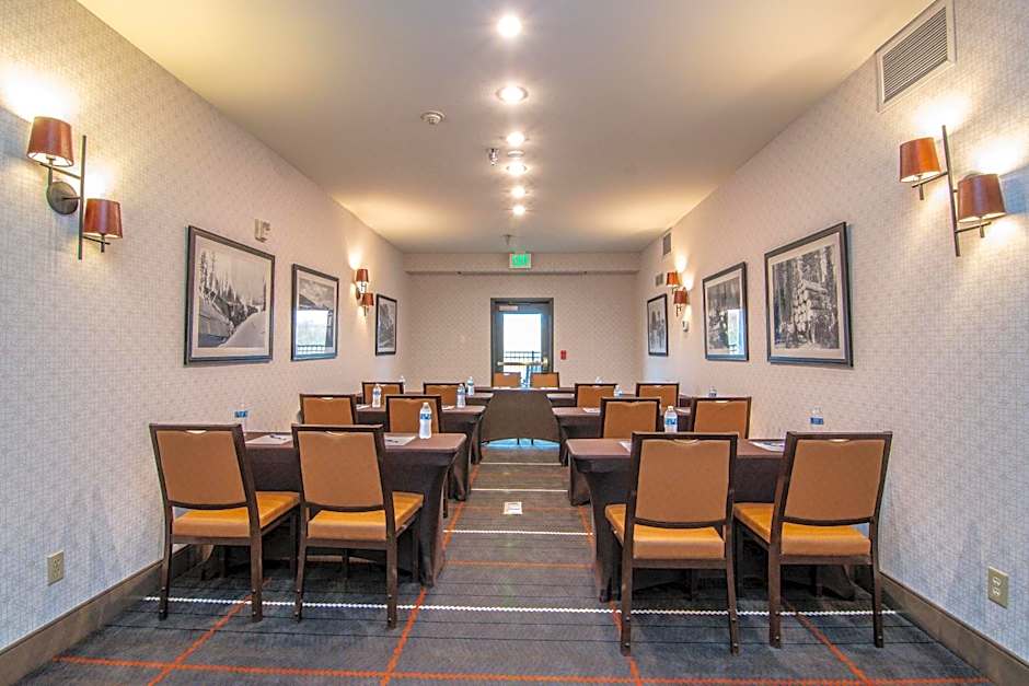 Holiday Inn Express Hotel & Suites Kalispell By IHG