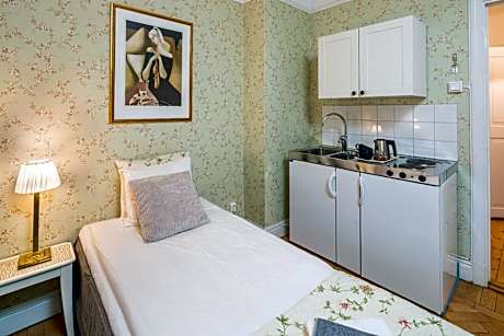 Studio Medium with Private Bathroom