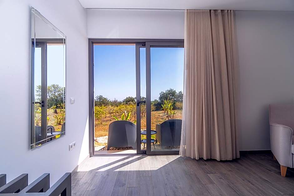 Mercedes Country House