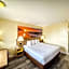 Days Inn by Wyndham Mackinaw City - Lakeview