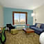 Holiday Inn Express & Suites Columbus North By IHG