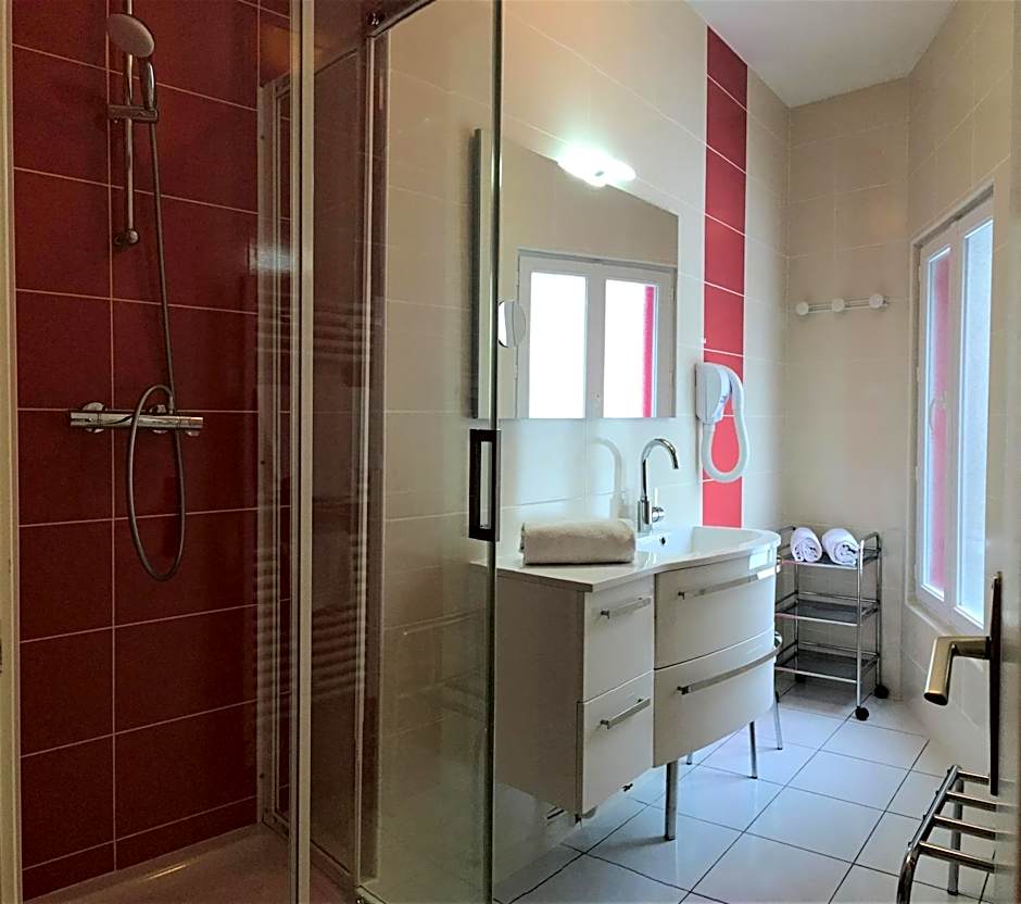 Hôtel Restaurant Le Grillon