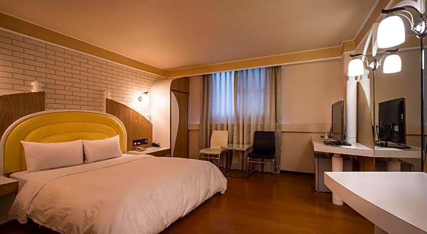 Golden Phoenix Hotel